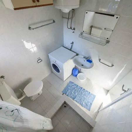 1 Apartment